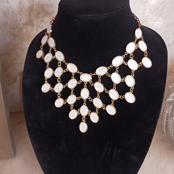 White Beaded Necklace Tiered Layered Gold Chain Geometric Elegant Chic Modern - Picture 10 of 12